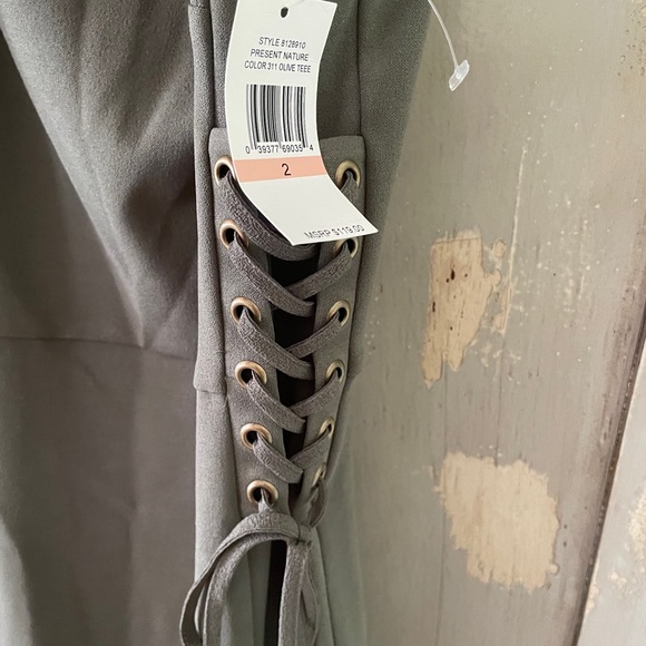 Dress/I State - Picture 6 of 12